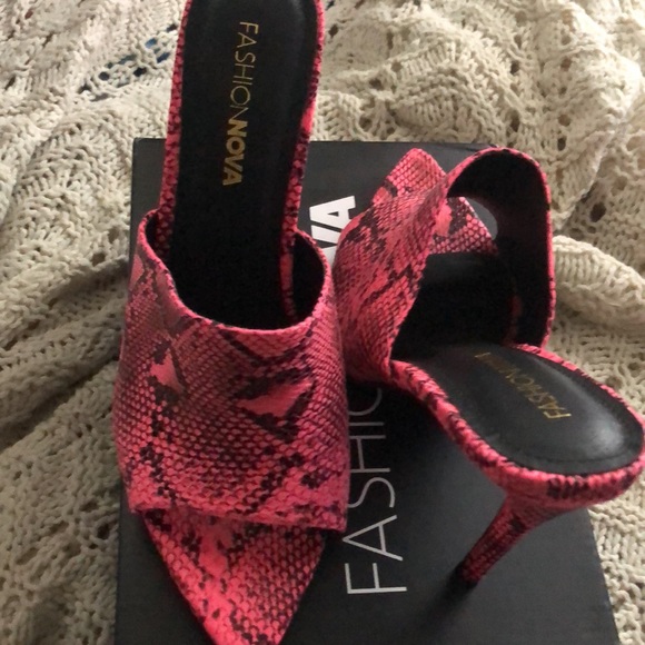 SEXY Fashion Nova Pink Snakeskin Heels SIZE: 8.5 CONDITION: New HEIGHT: 3.5 - Picture 4 of 7